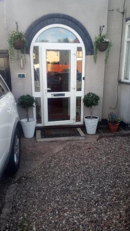 Stunning Homestay In Wolverhampton Bushbury Exterior foto