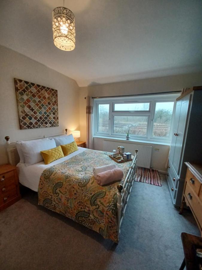 Stunning Homestay In Wolverhampton Bushbury Exterior foto